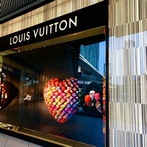 louis vuitton close to me|louis vuitton store locator.